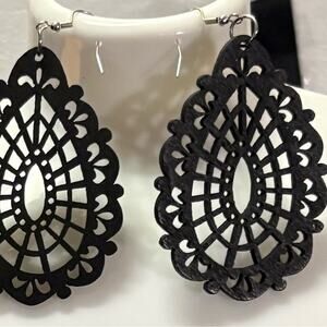 🖤 Black Lace-Style Wooden Teardrop Earrings 🖤